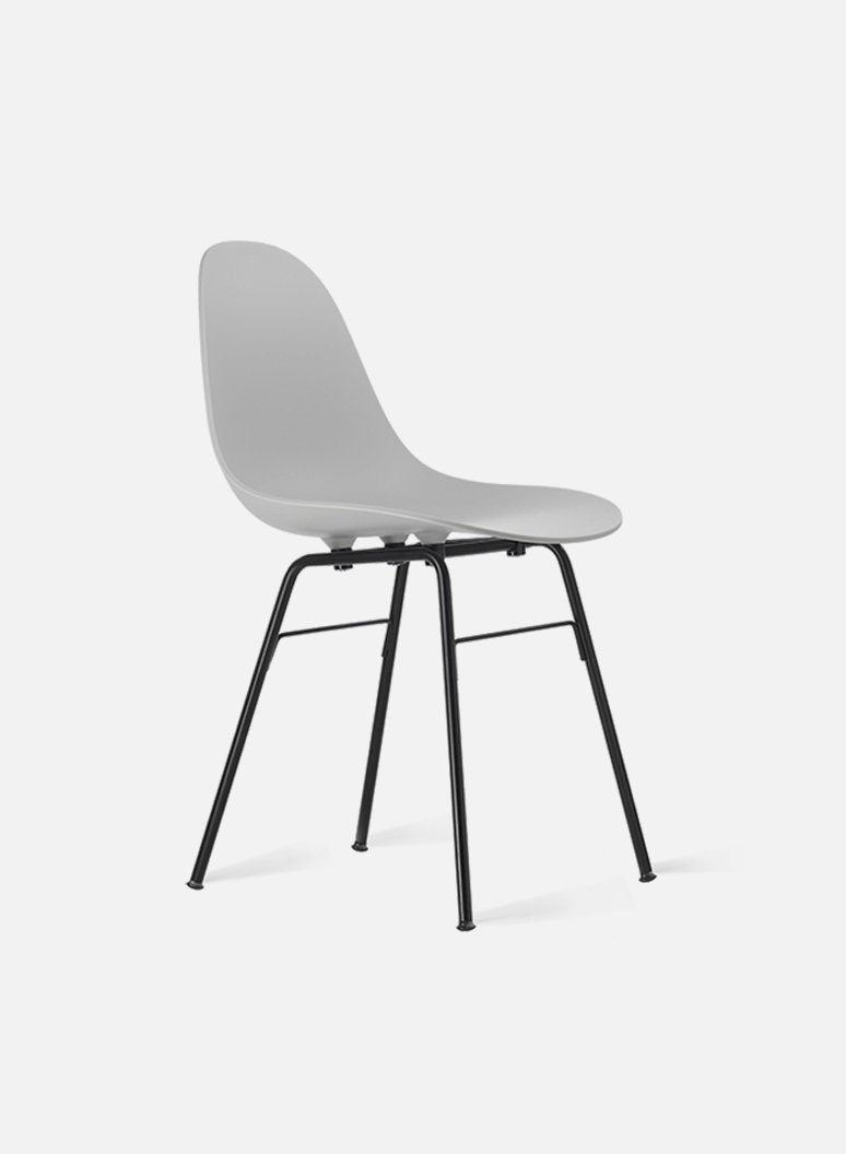 1 Ta sedia Grigio Base Er nero opaco Ta chair Light gray Er base matt black