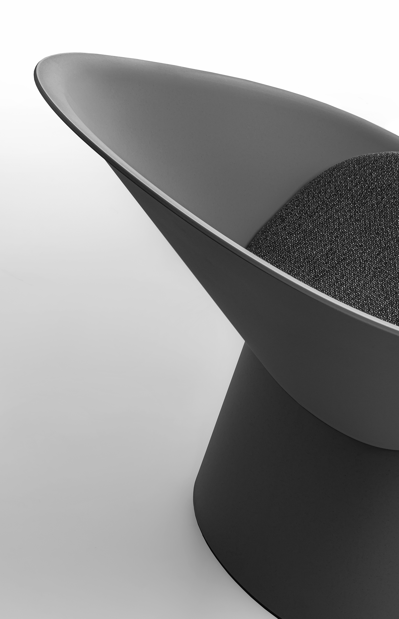 Sensu Lounge Chair Detail 01