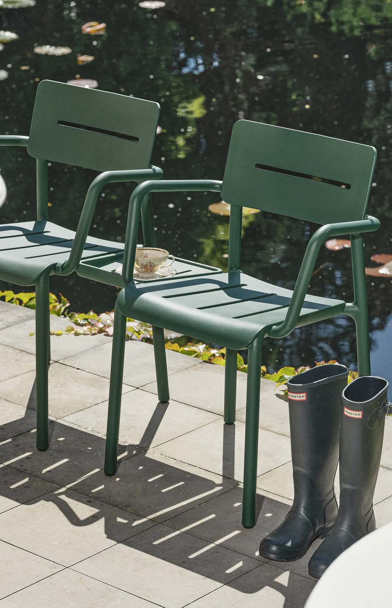 Outo Outdoor Chair with connectors by TOOU design