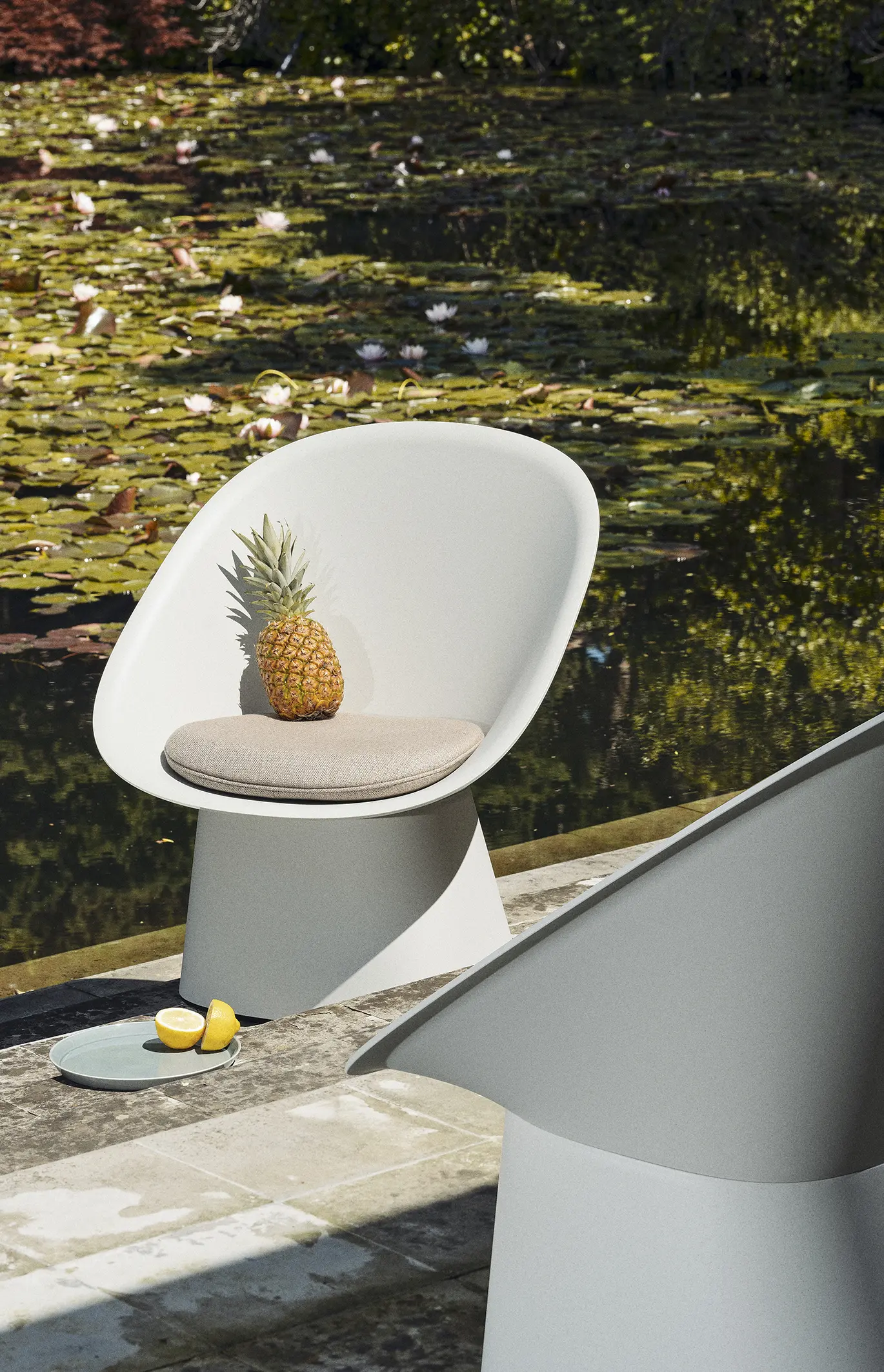 Sensu Armchair Chair by TOOU design 01