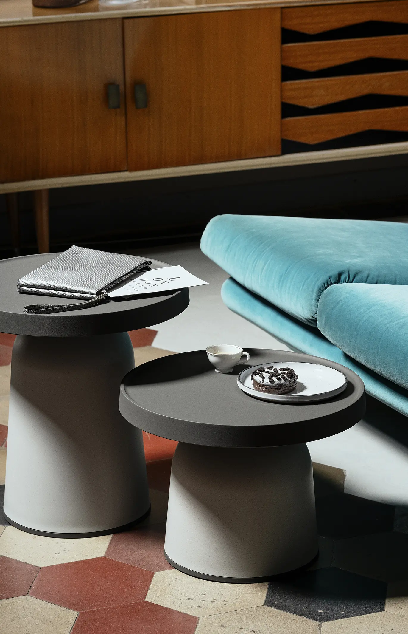 Thick Top Side Table by TOOU design 01